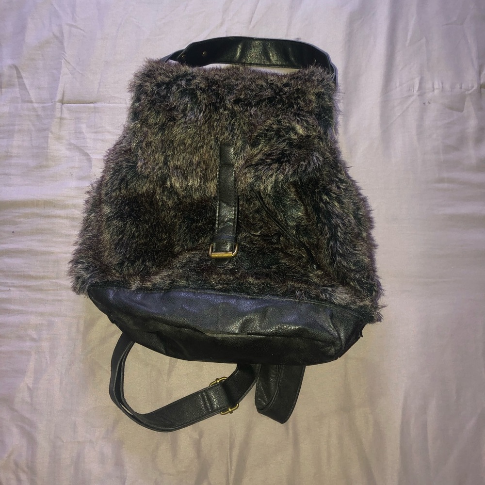 Furry backpack - Picture 2 of 5